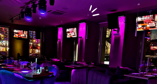 banquet room Izi voice